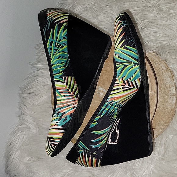 AK Anne Klein Sport AKTRU tropical closed toe wedge womens size 9M - Picture 8 of 13
